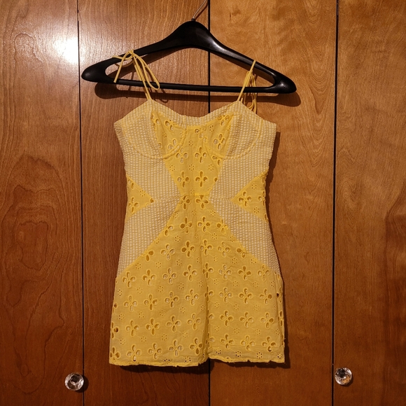 For Love Bell Yellow Gingham Eyelet Bustier Mini Picnic Dress Juniors Size M NWT - Picture 11 of 15